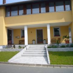 Ferienwohnung im alten Schulhaus - keine Monteure