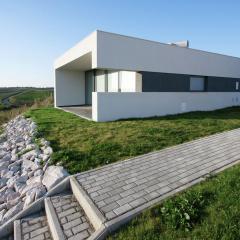 Modern villa in Lourinhã with swimming pool