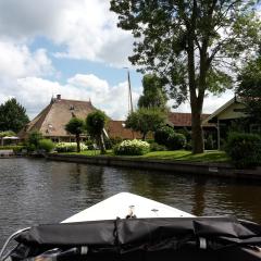 d'Oude Herbergh, vakantiehuizen aan het water