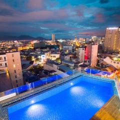 Central Hotel & Spa Danang