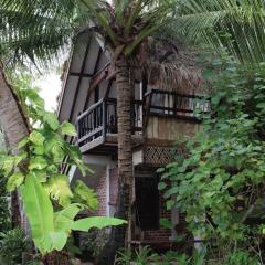 Panji Panji Tropical Wooden Home