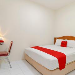 RedDoorz Plus near Ciputra World Kuningan 2