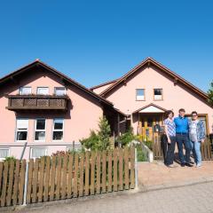 Weingut und Gästehaus Wetzler