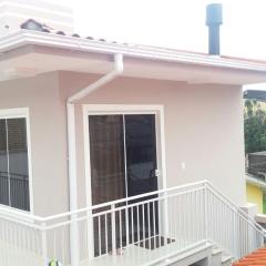 Apartamento - Praia da Armação do Pântano do Sul - Ar Condicionado