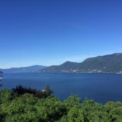 Moderne Ferienwohnung mit Traumseeblick Lago Maggiore