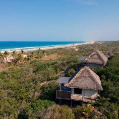 Travessia Beach Lodge