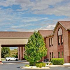 Days Inn & Suites by Wyndham Louisville SW