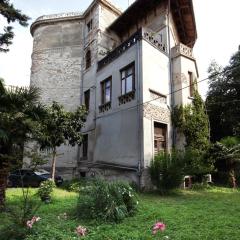 Apartment in the top center of old town