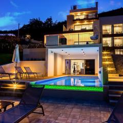 Villa AltaVista - Seaview & Relax with Heated Pool & MiniGolf