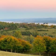 Dolphin View Hillockhead