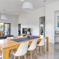 Diamond Bay Beach House: brand new