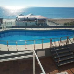 Islantilla-Apartamento con piscina y garaje en primera línea de playa