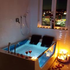 Studio-Apartment VAL - Luxury massage chair - Private SPA- Hot Tub, Infrared Sauna, , Parking with video surveillance, Entry with PIN 0 - 24h, FREE CANCELLATION 24 hours before Check In