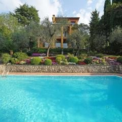 Villa Vibe Luce, beautiful period villa with private pool and lake view