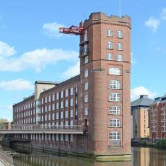 Riverside Studio Apartments Close To City Centre