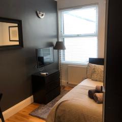 Stylish Studio Room in Trendy Brixton - B