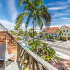 Byron Bay Accom - Balcony on Lawson