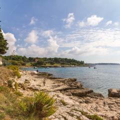 Apartments Perka near beach