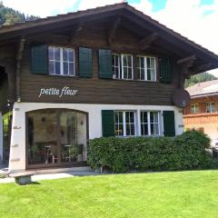 Chalet Petite Fleur