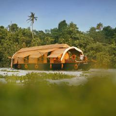 Spice Coast Cruises - Houseboat, a CGH Earth Experience