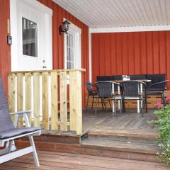 Awesome Home In Löttorp With Kitchen