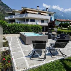 AFFITTACAMERE VALCHIAVENNA Foresteria in tranquilla villa signorile con comodo parcheggio privato - GUEST HOUSE VALCHIAVENNA in a quiet stately villa with convenient private parking