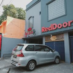 RedDoorz near RSUD Koja