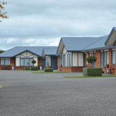 Tudor Lodge Motel