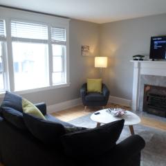 Beautiful, Clean, Quiet 2 BR-In Downtown Ottawa. Parking, WIFI and Netflix Included