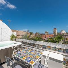 "Bea's Terrace" - Private Jacuzzi and panoramic rooftop in the City Centre