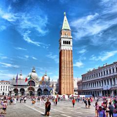 raggio di sole dietro piazza San Marco