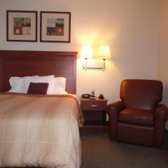 Candlewood Suites Fayetteville, an IHG Hotel