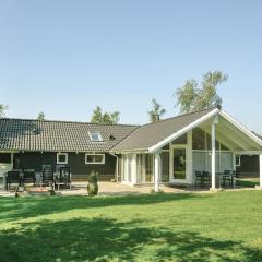 Amazing Home In Væggerløse With Sauna