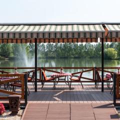 Hotel Bíbic és Tüskevár Étterem és Horgásztó