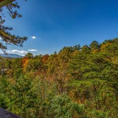 Ladybug Resort Romantic Cabin With Mountain Views, Game Room, Close to Dollywood