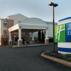 Holiday Inn Express Vernon-Manchester, an IHG Hotel