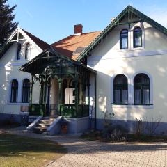 Szalay Villa