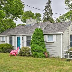 Cozy Sea Street Cottage - 1 Mile to Ferry Boats!