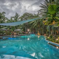 Oasis at Palm Cove