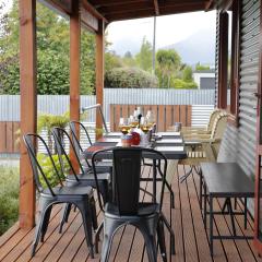 Mokonui Cottage - Te Anau Holiday Home