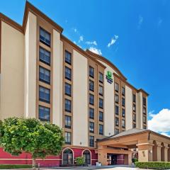 Holiday Inn Express & Suites Houston - Memorial Park Area, an IHG Hotel