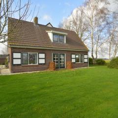 Detached atmospheric farmhouse with large garden