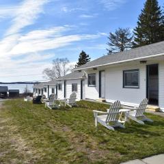 Friars Bay Inn & Cottages