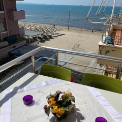 Beachfront apartment Nita