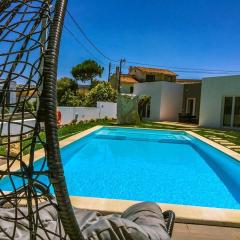 Charming House with Shared Pool in Atalaia 110 m²