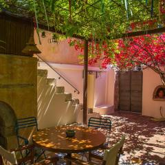 Lefkada Town Traditional House / Cozy Yard