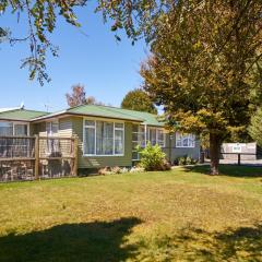 Accommodation Fiordland -The Three Bedroom House at 226A Milford Road