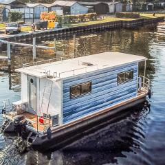 Beautiful Ship In Hennigsdorf With House Sea View