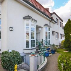 2 Bedroom Lovely Home In Berlin