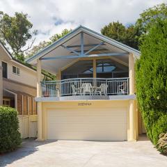 Sienna, 27a Christmas Bush Avenue - Duplex with aircon, wi-fi and close to Dutchie's Beach